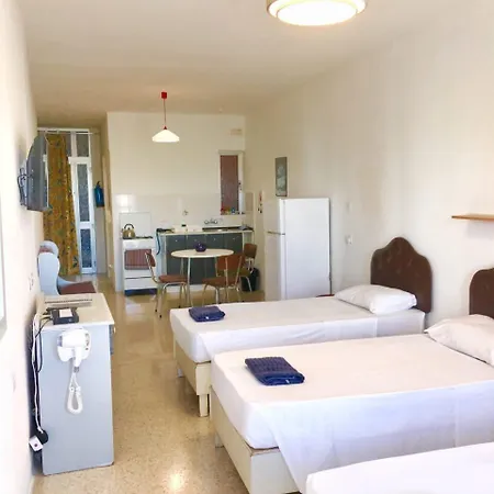 Hotel apartamentowy For Rest St Paul's Bay