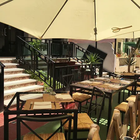 Hotel apartamentowy For Rest