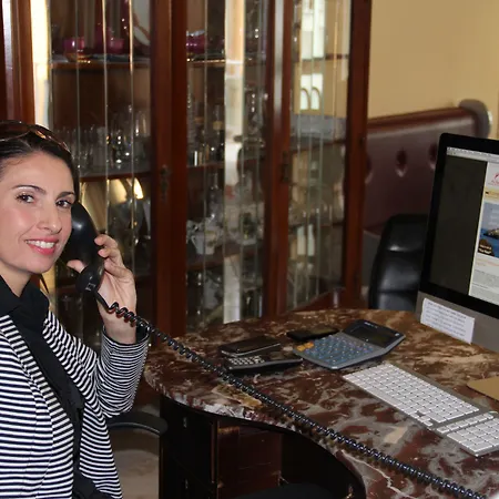 Hotel apartamentowy For Rest St Paul's Bay