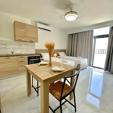 Hotel apartamentowy For Rest St Paul's Bay